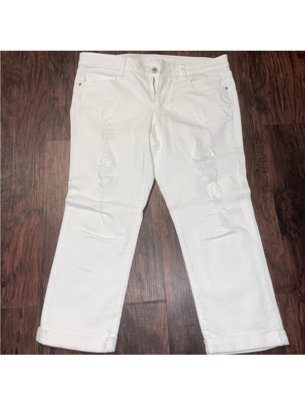 Arizona Jean Company White Distressed Capris